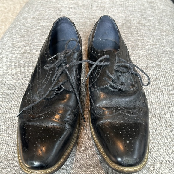 Cestfini Men's Leather Wingtip Lace Up Oxford Dress Shoes - Picture 10 of 11